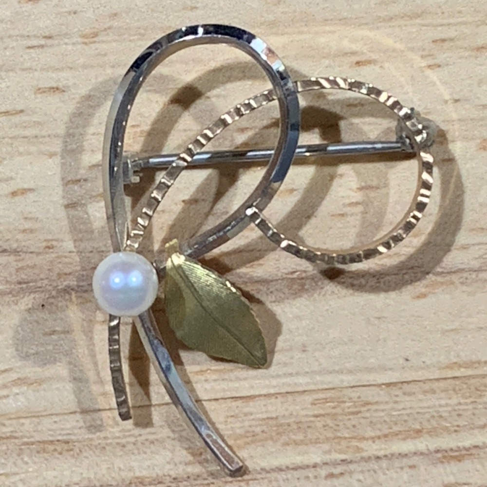 Krementz Abstract Pearl Leaf Brooch Women Two Tone Gold Silver Vintage Pin